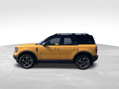 Used 2022 Ford Bronco Sport Outer Banks w/ Tech Package AWD/4WD image 2