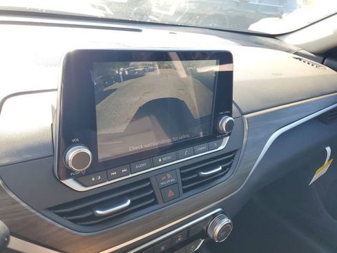 New 2025 Nissan Altima 2.5 SV image 16