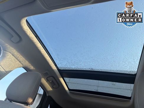 Used 2022 Ford Escape SE w/ SE Sport Appearance Package image 24