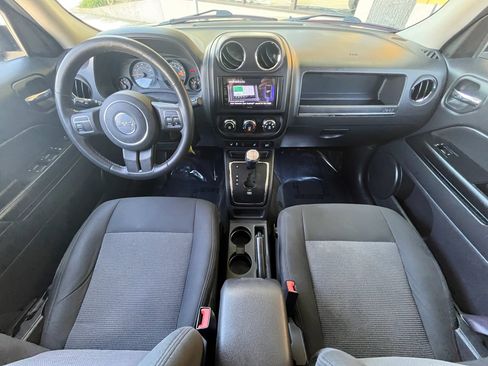 Used 2014 Jeep Patriot Latitude AWD/4WD image 15