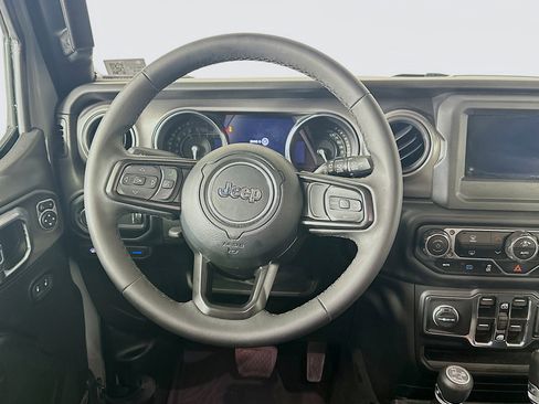 Used 2023 Jeep Wrangler Unlimited AWD/4WD image 17