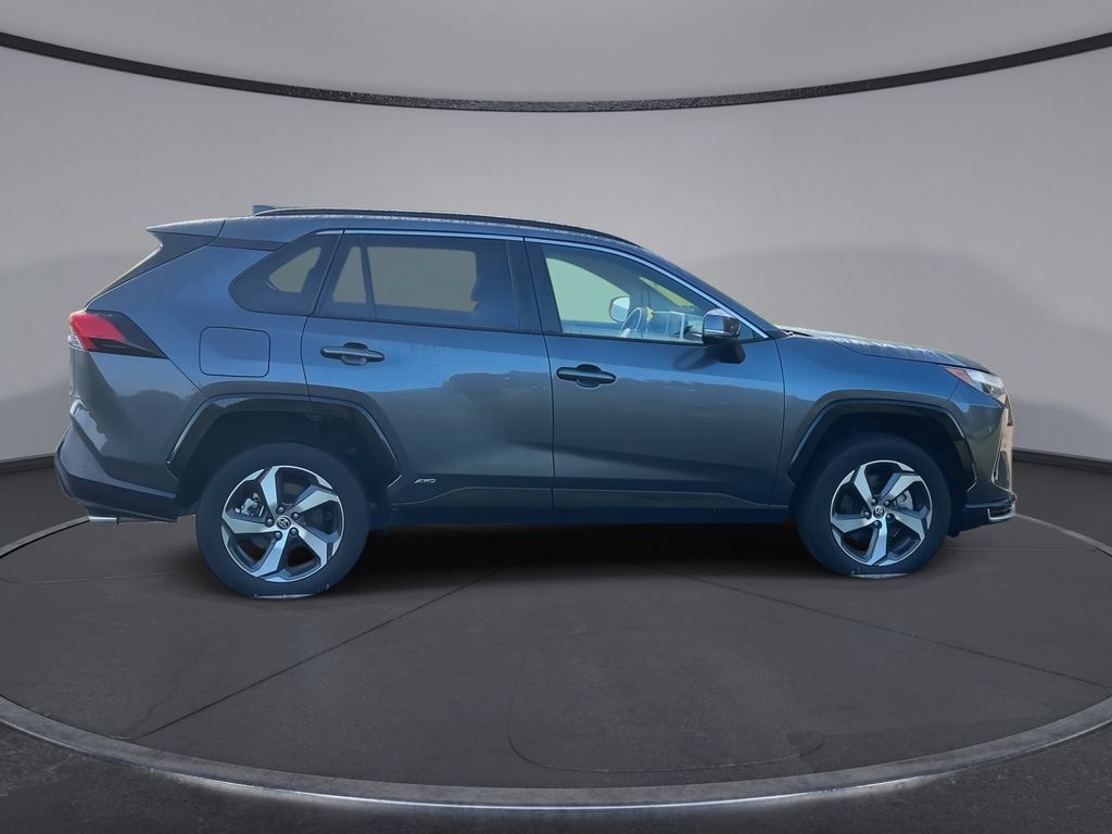 Used 2025 Toyota RAV4 SE AWD/4WD image 9