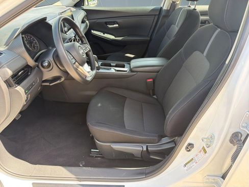 Used 2024 Nissan Sentra SV FWD image 5