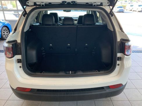 Used 2022 Jeep Compass Limited image 15