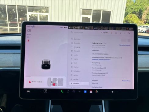 Used 2021 Tesla Model Y Long Range AWD/4WD image 18
