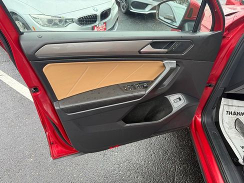 Used 2022 Volkswagen Tiguan SE image 18