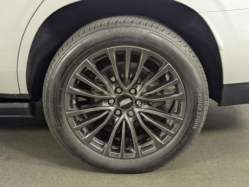 Used 2025 Cadillac Escalade Sport Platinum image 10