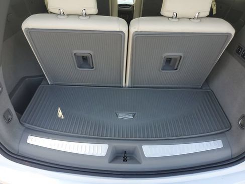Certified 2024 Cadillac XT6 Premium Luxury w/ LPO, Floor Liner Package AWD/4WD image 9