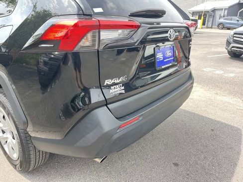 Used 2024 Toyota RAV4 LE AWD/4WD image 12