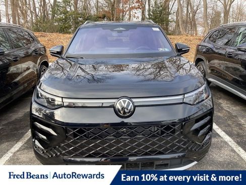 New 2026 Volkswagen Tiguan SEL R-Line image 2