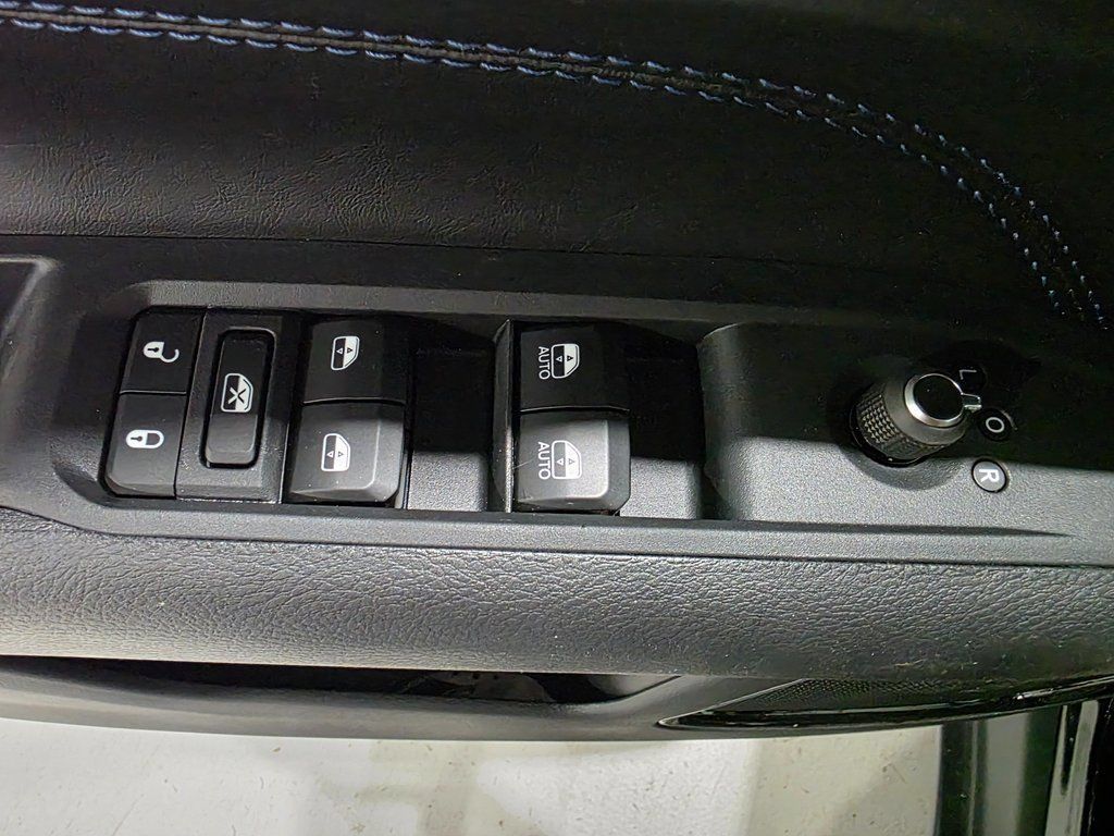 New 2026 Jeep Compass Latitude AWD/4WD image 18