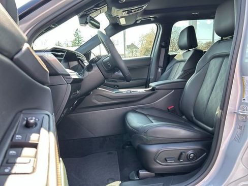 New 2026 Jeep Cherokee Overland image 38