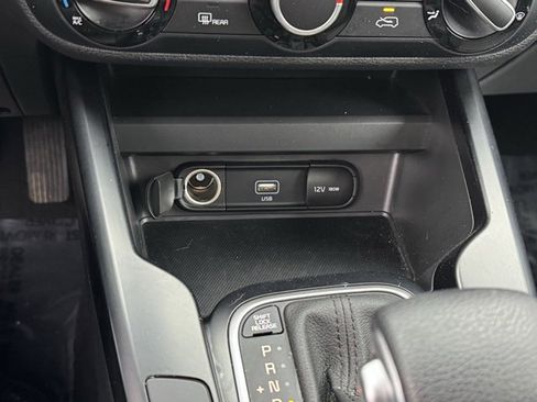 Used 2021 Kia Soul LX image 12