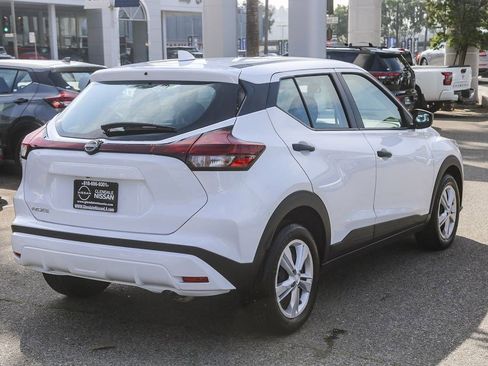 Certified 2025 Nissan Kicks Play S FWD image 8