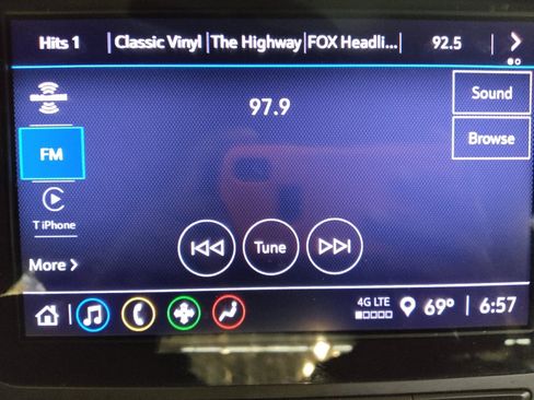 Used 2022 Chevrolet Malibu LT image 25