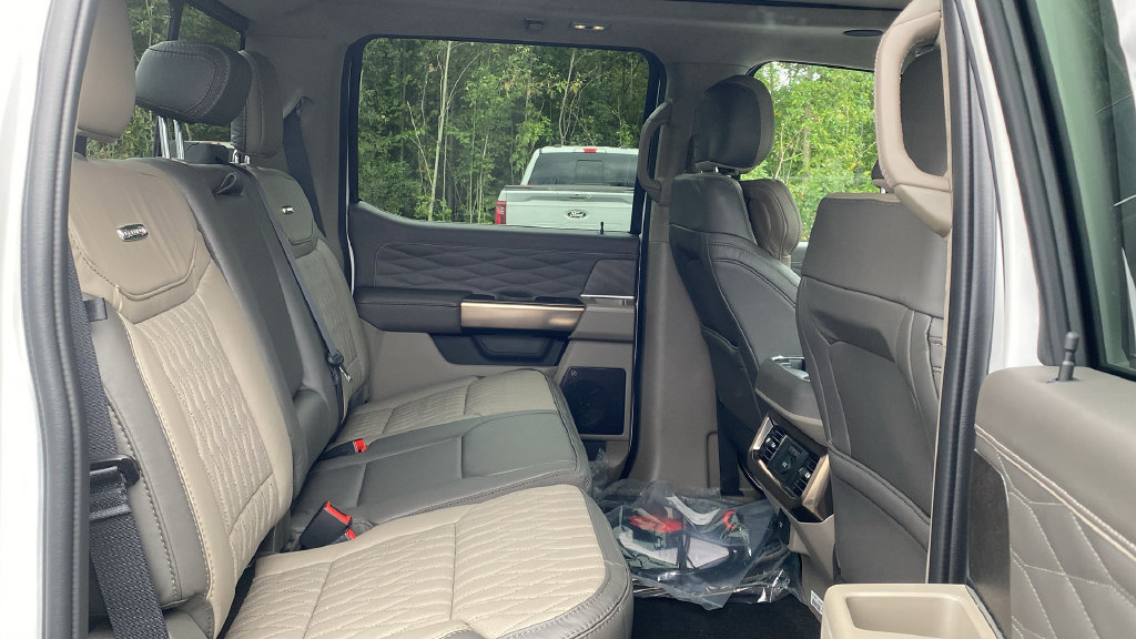 New 2027 Ford F250 Platinum w/ Platinum Plus Package AWD/4WD image 13