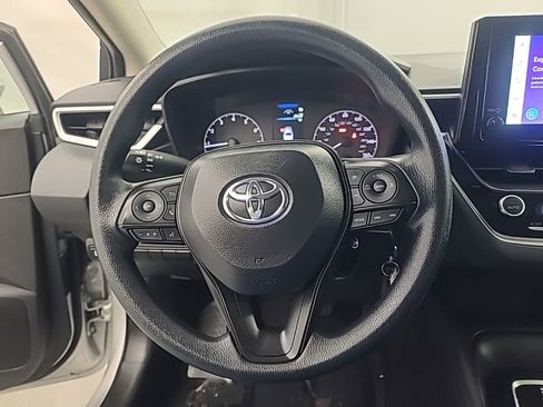 Used 2025 Toyota Corolla LE image 31