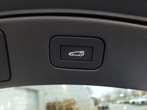 Used 2024 Jaguar F-TYPE Coupe AWD image 9