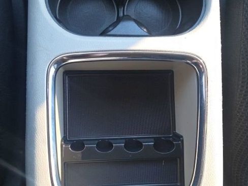 Used 2016 Dodge Grand Caravan SXT image 33