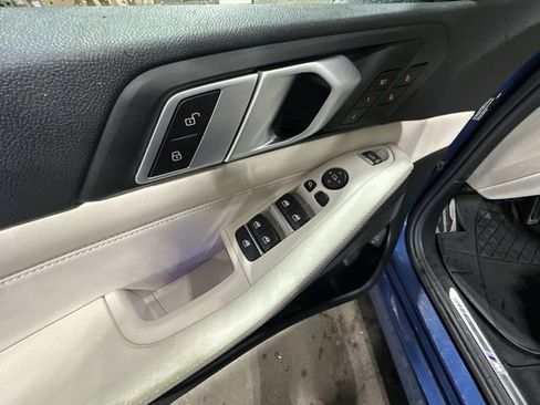 Used 2019 BMW X5 xDrive50i w/ M Sport Package AWD/4WD image 19