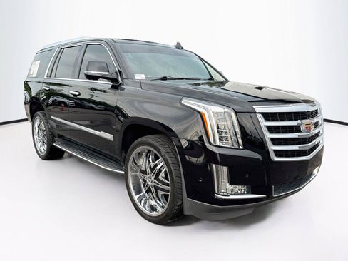 Used 2019 Cadillac Escalade Luxury AWD/4WD image 7