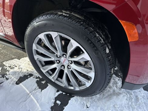 Certified 2021 GMC Yukon XL Denali w/ Denali Premium Package image 10