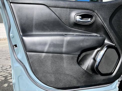 Certified 2018 Jeep Renegade Altitude image 25