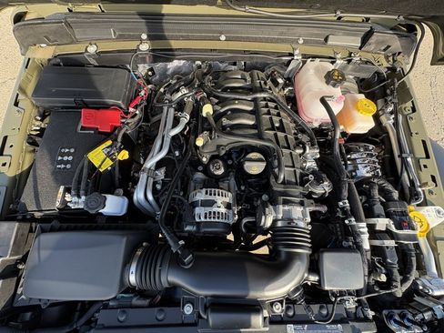 Used 2025 Jeep Wrangler Sport image 18