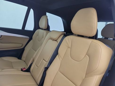 Used 2017 Volvo XC90 T6 Momentum AWD/4WD image 12