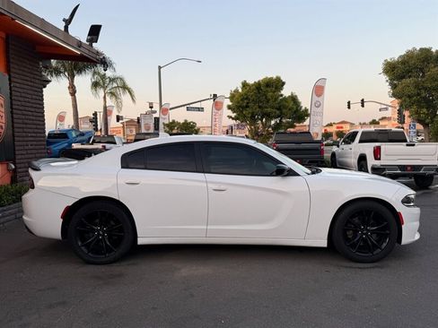 Used 2018 Dodge Charger R/T w/ Beats Audio Group RWD image 14