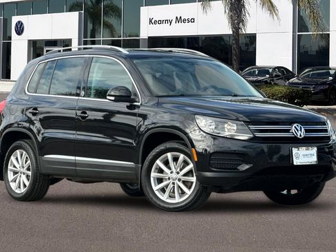 Used 2017 Volkswagen Tiguan Wolfsburg Edition AWD/4WD image 2