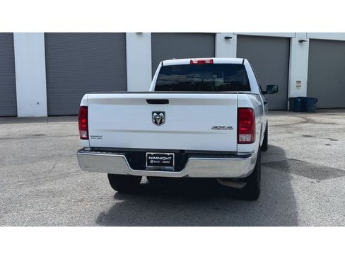 Used 2021 RAM 1500 Tradesman w/ Chrome Appearance Group AWD/4WD image 8