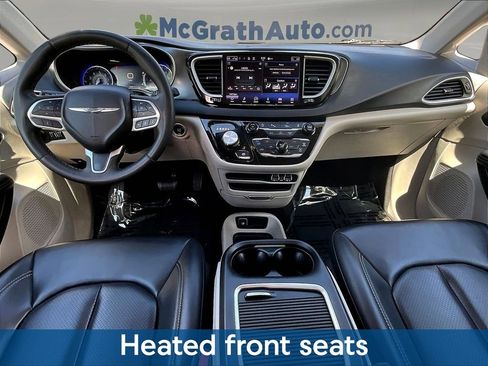 Used 2023 Chrysler Pacifica Touring-L FWD image 10