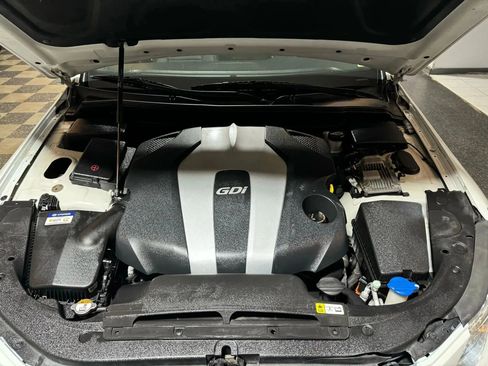 Used 2013 Hyundai Genesis 3.8 w/ Technology Pkg image 35