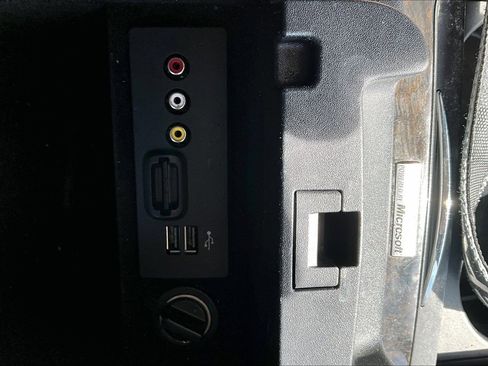 Used 2013 Lincoln MKS AWD image 15