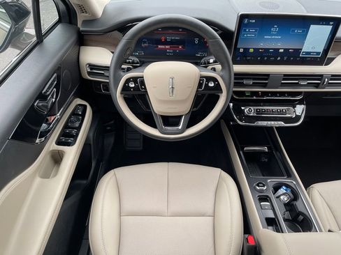 New 2025 Lincoln Corsair Reserve image 6