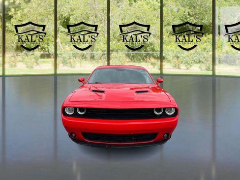Used 2018 Dodge Challenger SXT w/ Blacktop Package RWD image 2