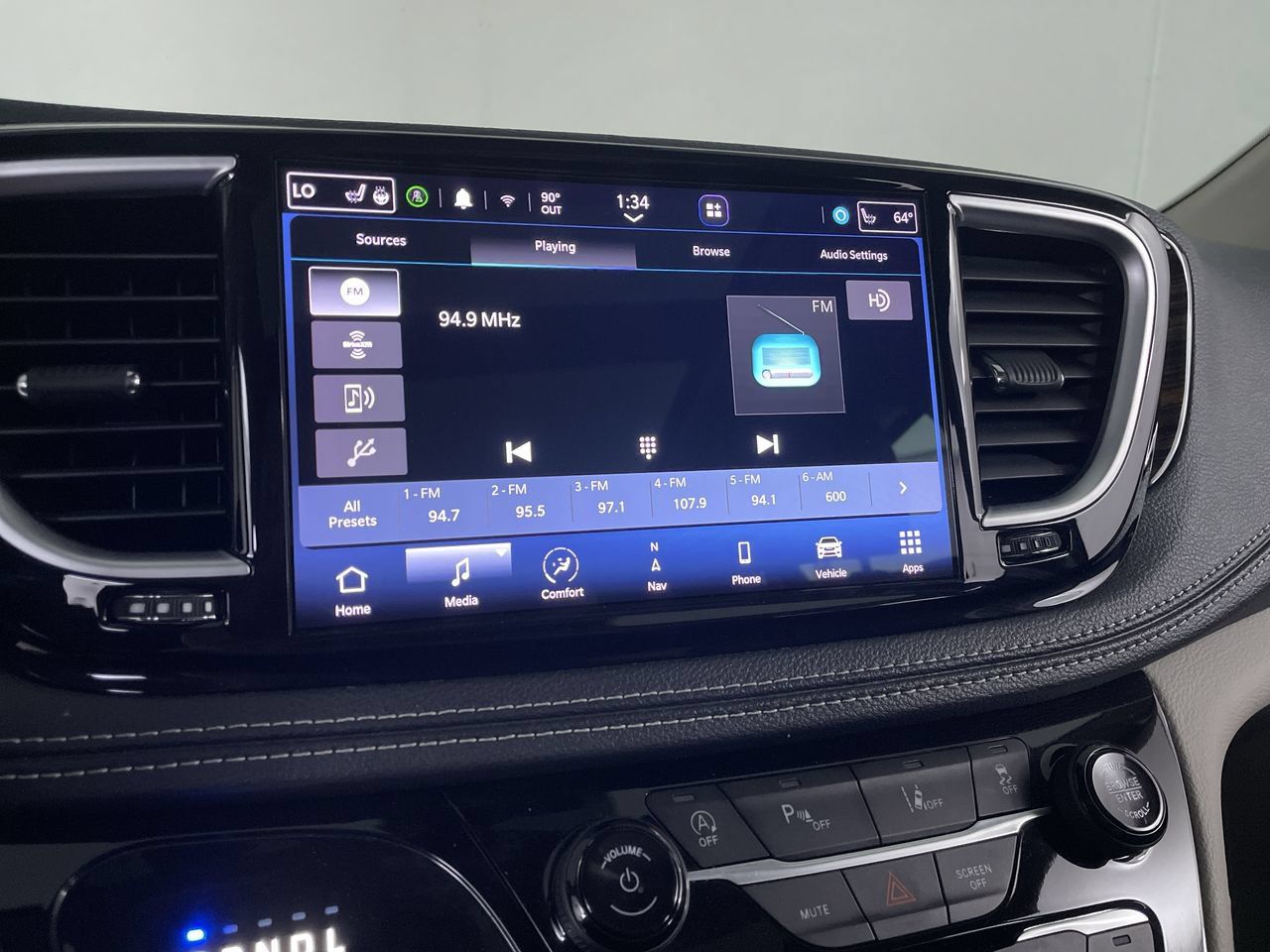 Used 2023 Chrysler Pacifica Limited FWD image 14