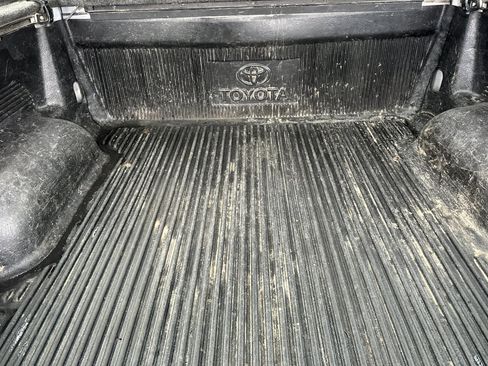 Used 2010 Toyota Tundra Limited image 16