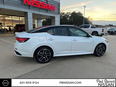 New 2025 Nissan Sentra SR image 6