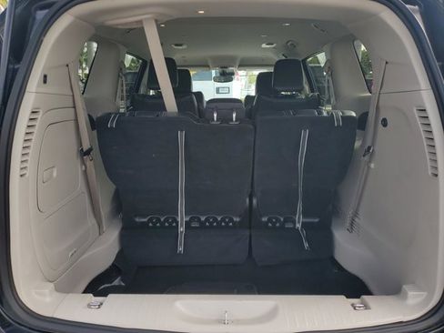 Used 2024 Chrysler Pacifica Select image 6