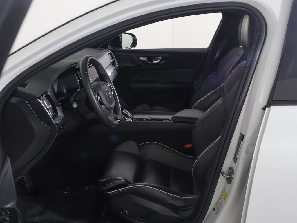 Used 2024 Volvo S60 B5 Plus w/ Climate Package AWD/4WD image 29