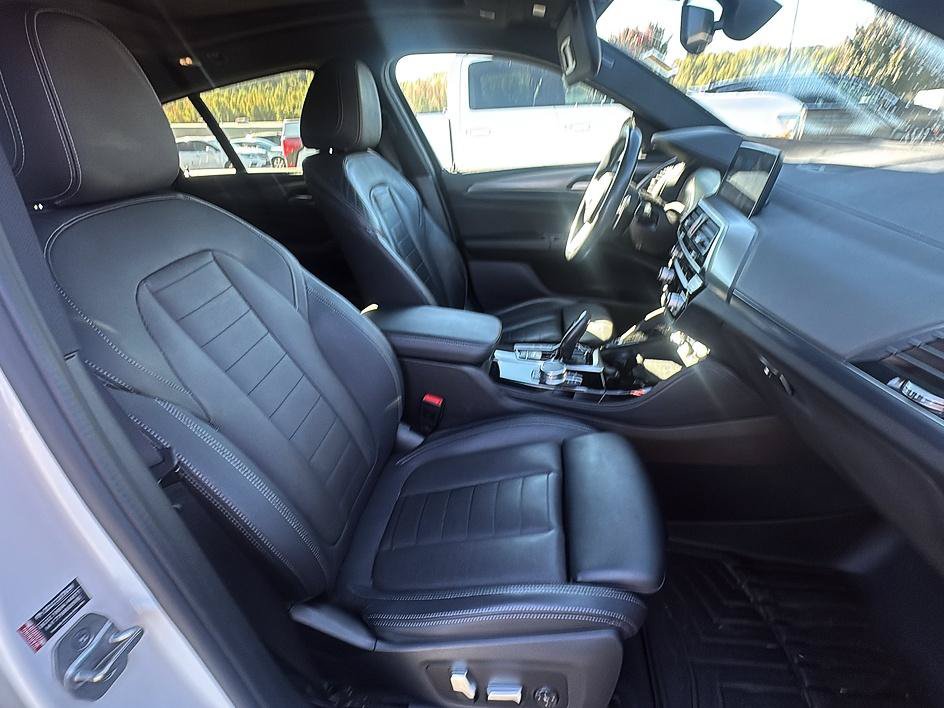 Used 2021 BMW X4 xDrive30i w/ Executive Package AWD/4WD image 25