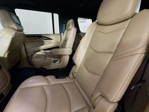 Used 2019 Cadillac Escalade ESV Platinum AWD/4WD image 26