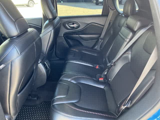 Used 2019 Jeep Cherokee Trailhawk w/ Comfort/Convenience Group AWD/4WD image 17