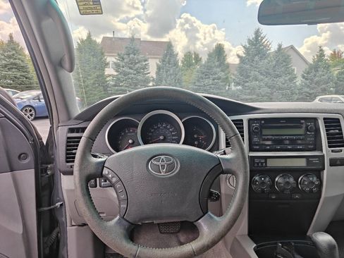 Used 2008 Toyota 4Runner SR5 w/ SR5 Extra Value Pkg 1 AWD/4WD image 10