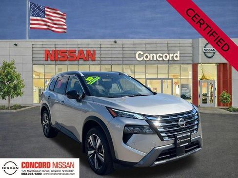 Certified 2025 Nissan Rogue SL w/ SL Premium Package AWD/4WD image 1