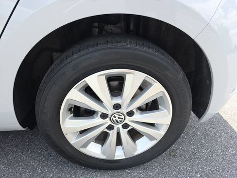 Used 2020 Volkswagen Golf 4-Door FWD image 35