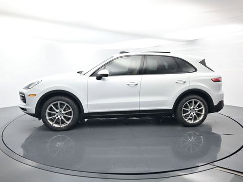 Used 2021 Porsche Cayenne image 2