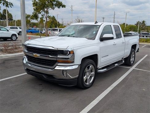 Used 2018 Chevrolet Silverado 1500 LT w/ All Star Edition image 3
